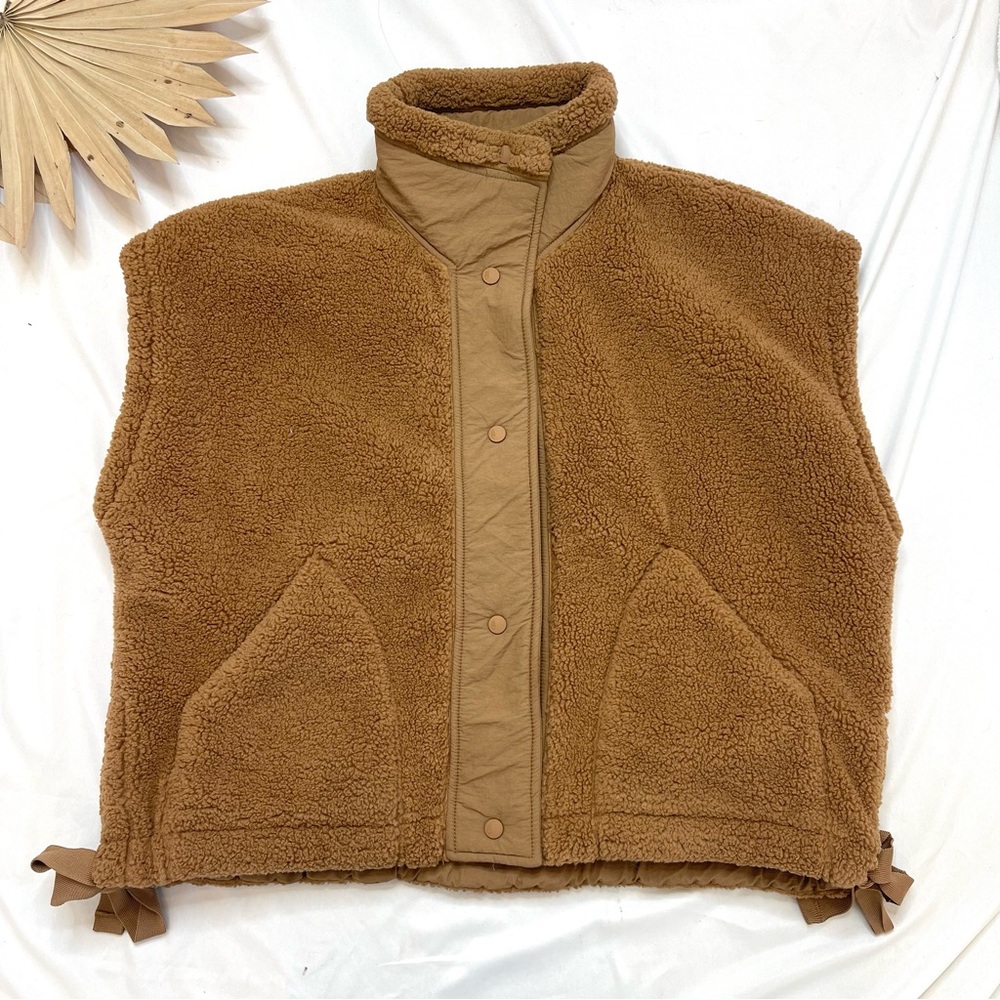 Free People FP Movement Scout It Out Twig Honey Tan Sherpa Oversized Vest Medium - Picture 5 of 10